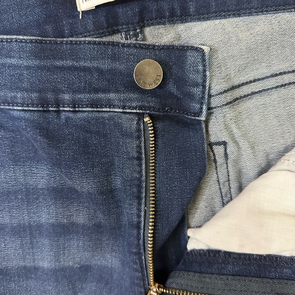 NWT Nine West Blue Jean Shorts High-Waisted Distressed - Picture 6 of 10